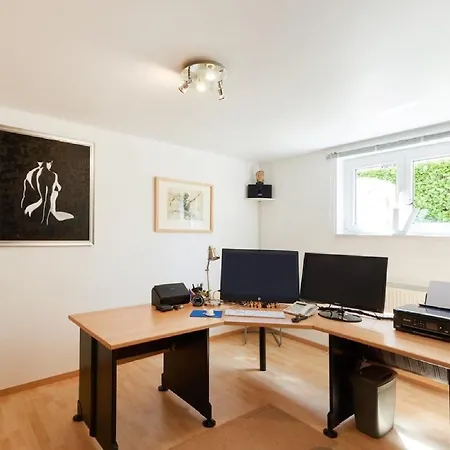 Quiet & Residential Street 4 Bedrooms Appartement